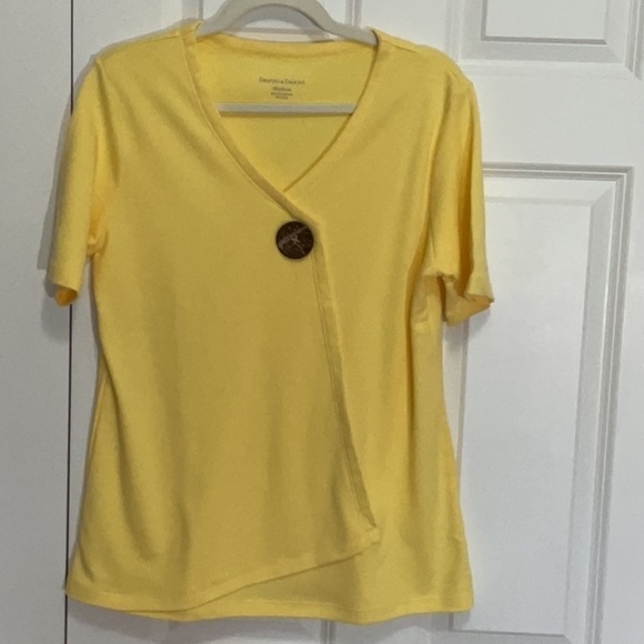 Draper’s & Damon’s Crisscross Tee - Picture 1 of 7